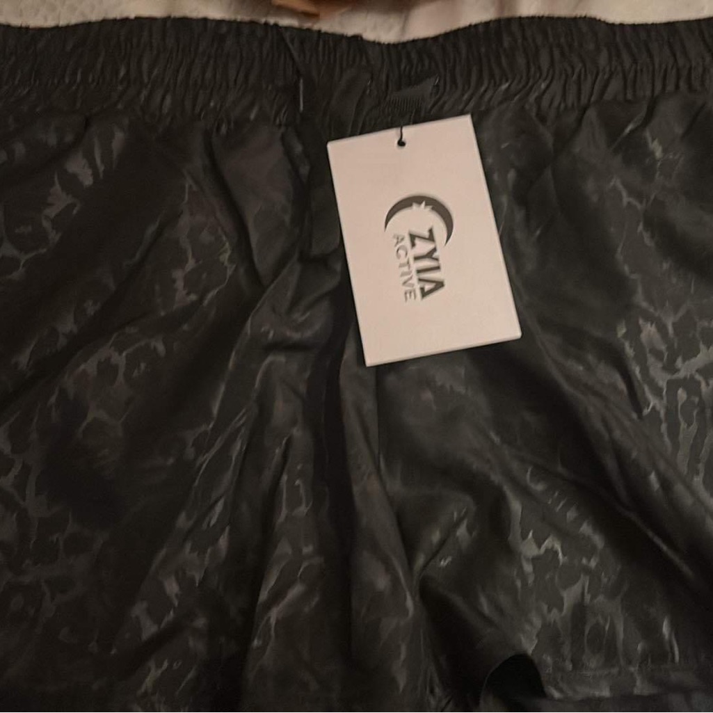 Brand New Zyia Bomber Shorts 55 Plus Shipping Clear Space